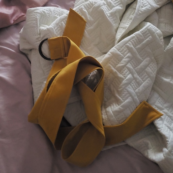 New York and Co yellow blazor - Picture 4 of 6